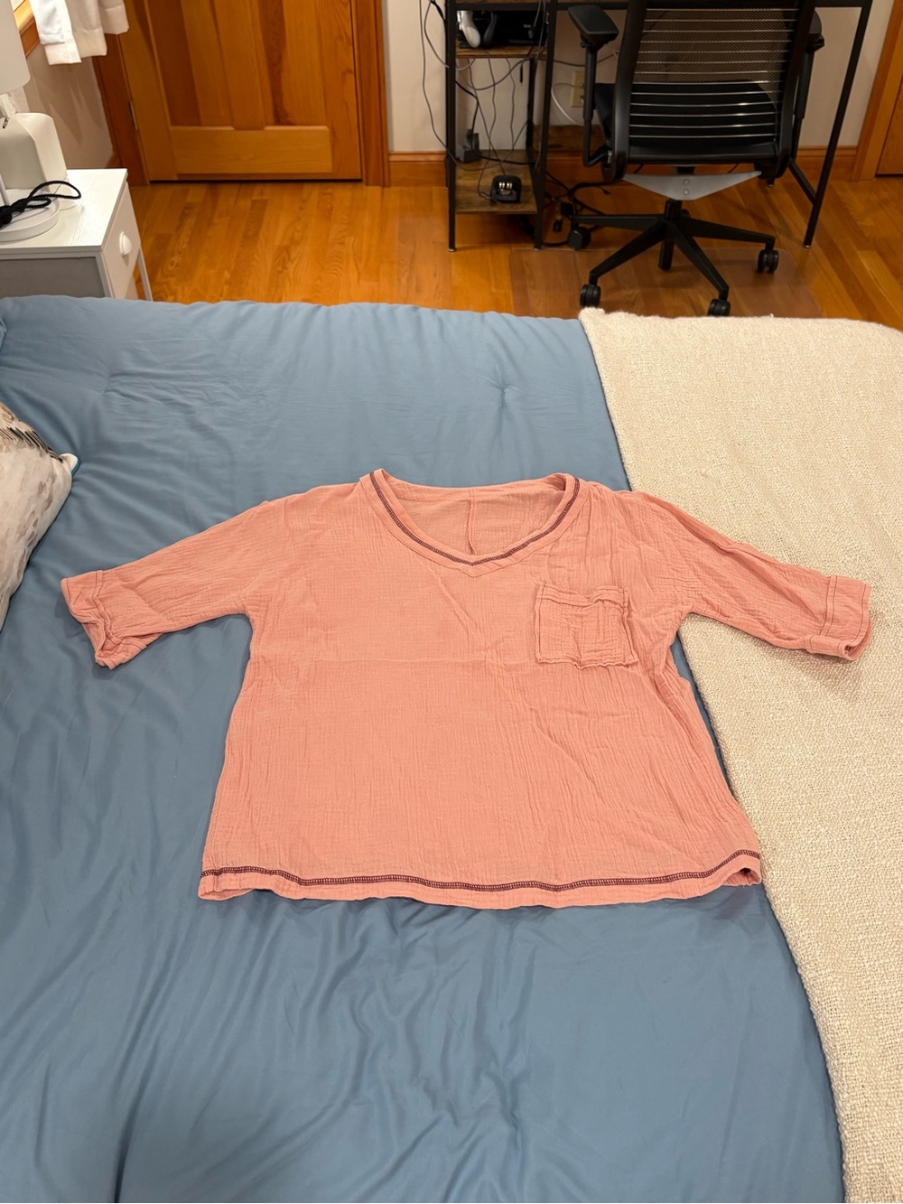 Women's Soft Pink Pocket Long-Sleeve Top